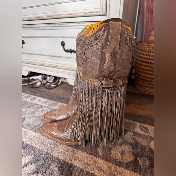 Corral Shoes - Corral NWT Corral Shimmering Crystal Fringe Western Boots